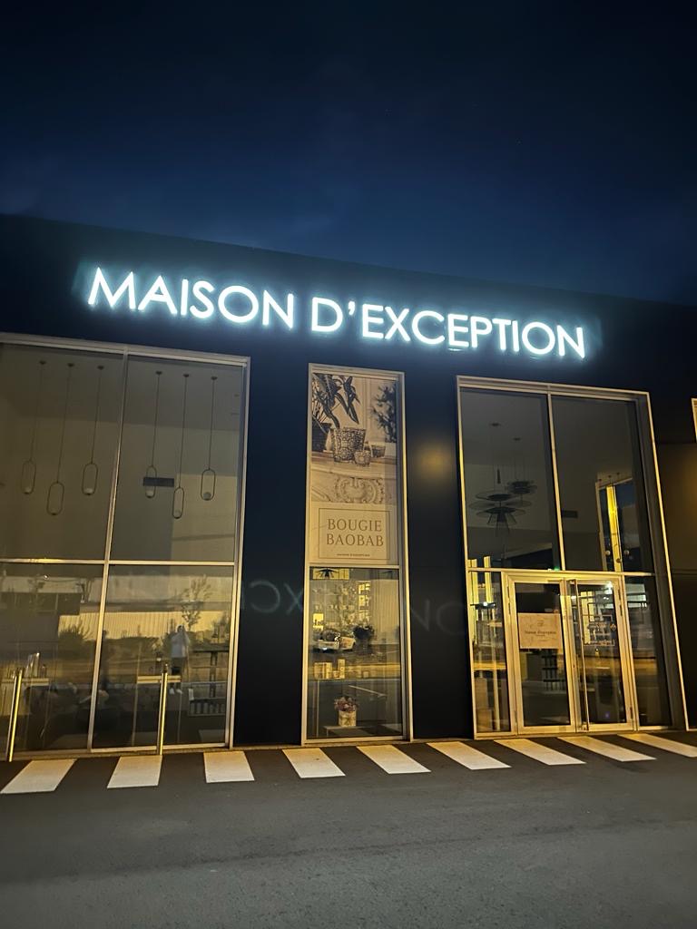 Maison d’exception — Enseigne lumineuse